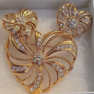 Gold-Tone Crystal Heart Brooch and Earring Set . vintage Avon